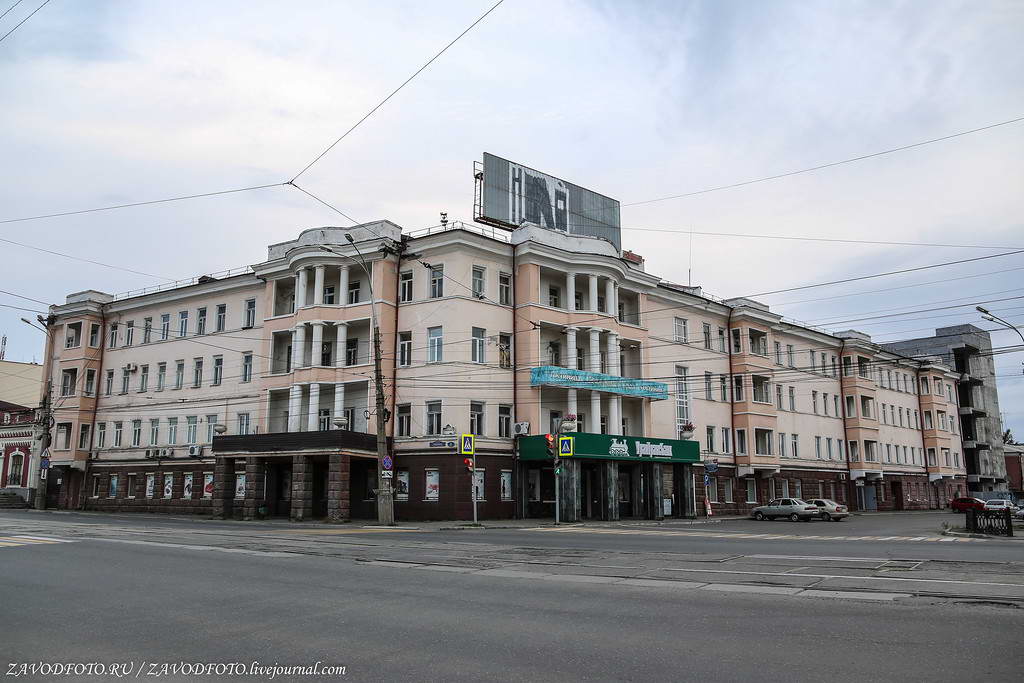 Здание гостиницы Северный Урал