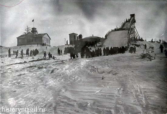 Деревянное здание лыжной базы УВЗ. 1950-е годы