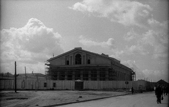На строительстве Нижнетагильского театра драмы (фото 1954-55 гг.)