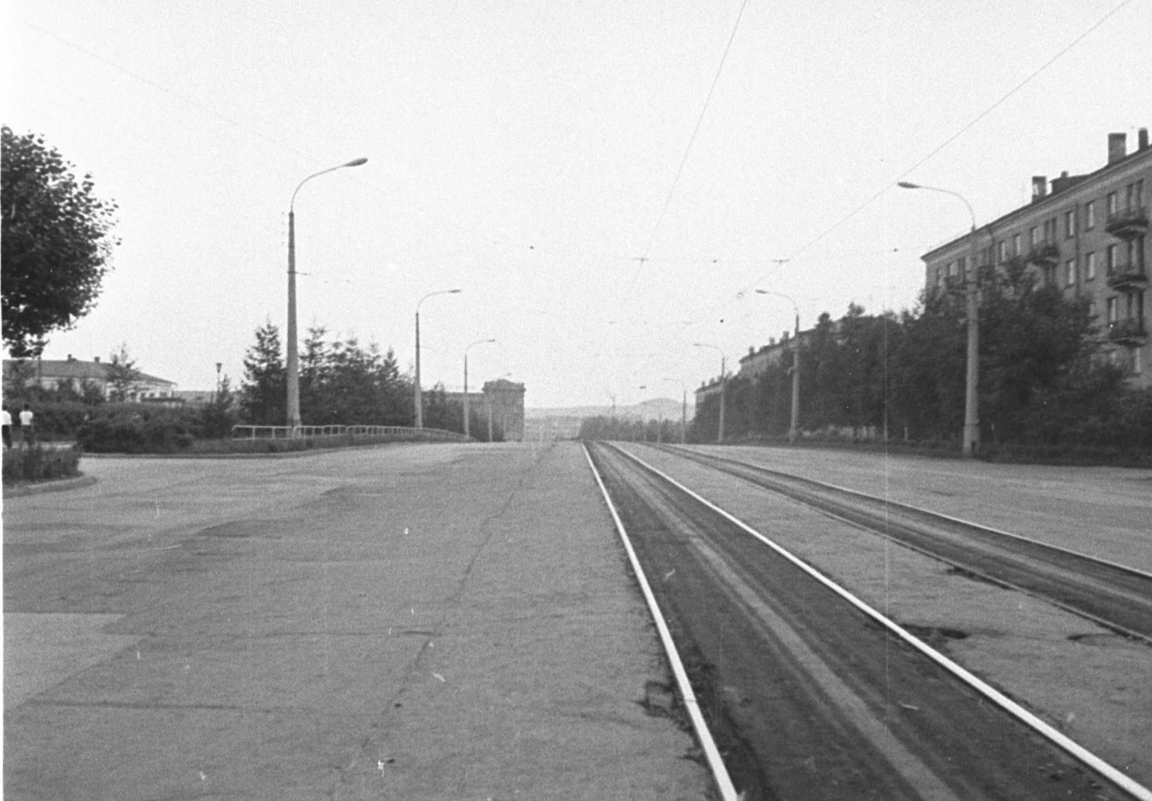 Проспект Ленина. Позже 1971 года, т.к. в 1971 году рельсы еще не были закатны асфальтом