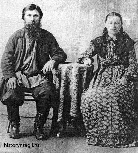 Рабочий Нижнетагильского завода с женой, 1890-е годы