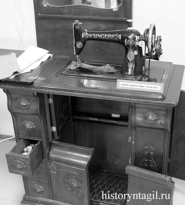 Швейная машинка начала XX века