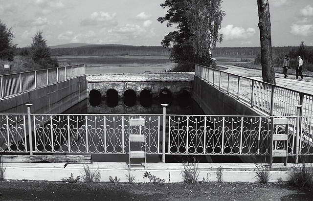 Главный водоспуск на Ушковской канаве (фото из архива А. Пичугина)