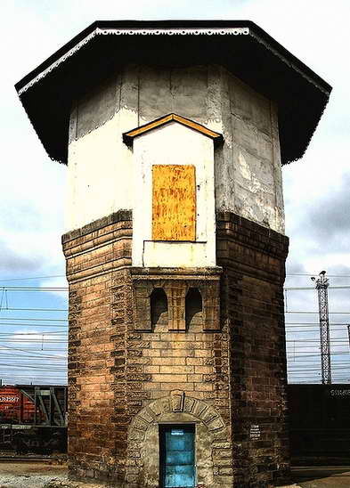 Водонапорная башня на станции "Гороблагодатская" (фото 2000-х гг.)