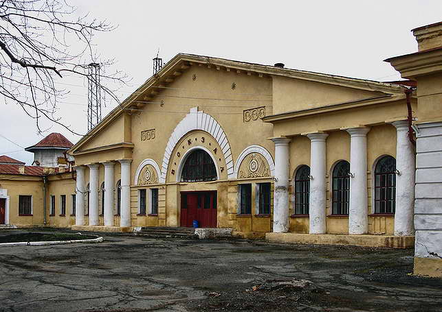 Здание вокзала на станции "Гороблагодатская" (фото 2000-х гг.)