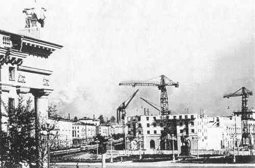 Строительство кинотеатра "Родина". Конец 1950-х гг.