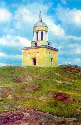 Сторожевая башня на Лисьей горе. Памятник архитектуры XIX века