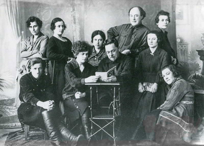 Сотрудники музея 1920-х гг. За столиком с книгой - А.Н. Словцов
