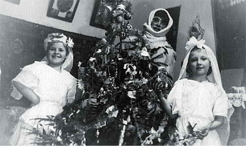 Фото из семейного архива. Алла Дударева слева. 1955 год.