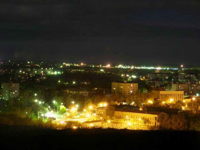 Вид на город с Лисьей горы ночью