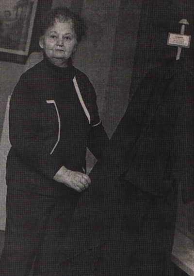 женский костюм (20-30 гг. XX века) передала П.М. Кузьмина