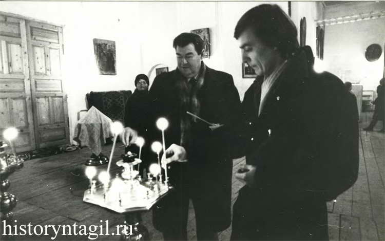 Зимой 1991 года храм посетил знаменитый певец Борис Штоколов. Мало было в этот день народа в храме...