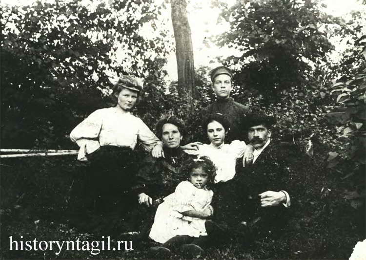 Семья Титовых. 1908 год