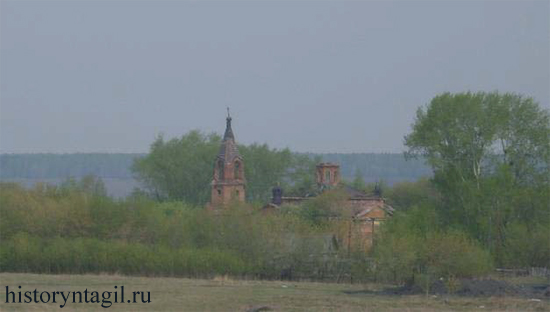     Рис. 1. Панорама на церковь Петра и Павла в с. Ушаковское, (фото автора, 2008)