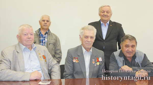 Внизу (слева направо) – Петр Епанчинцев, Анатолий Лекинский, Герман Бакиров;  вверху – Василий Синенков и Владимир Горбунов